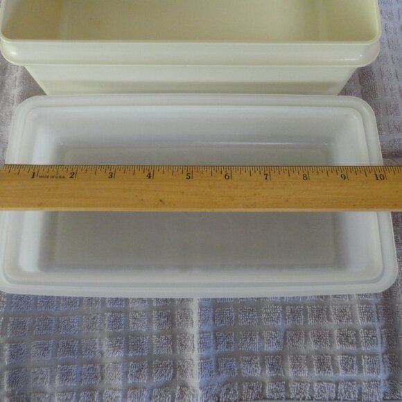 Tupperware, #1508-4, Bread Box, Loaf Keeper, Made in USA - Picture 4 of 9